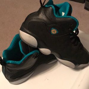 Jordan Jumpman team II shoes- size 3y